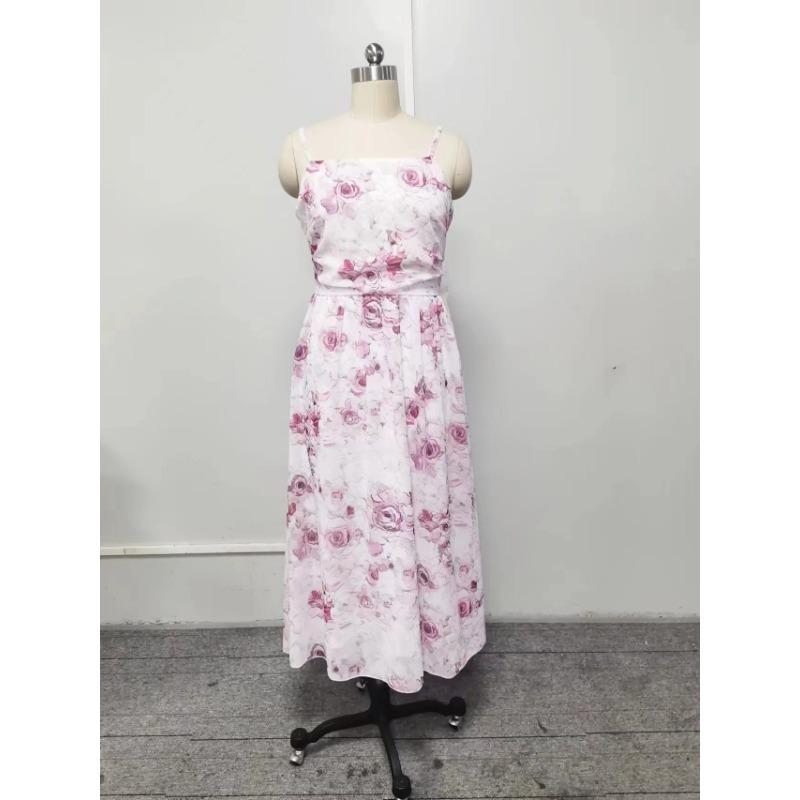 Весенне-летняя женская мода с открытыми плечами из шифона. Атмосфера феи в темпераменте вечернего платья.