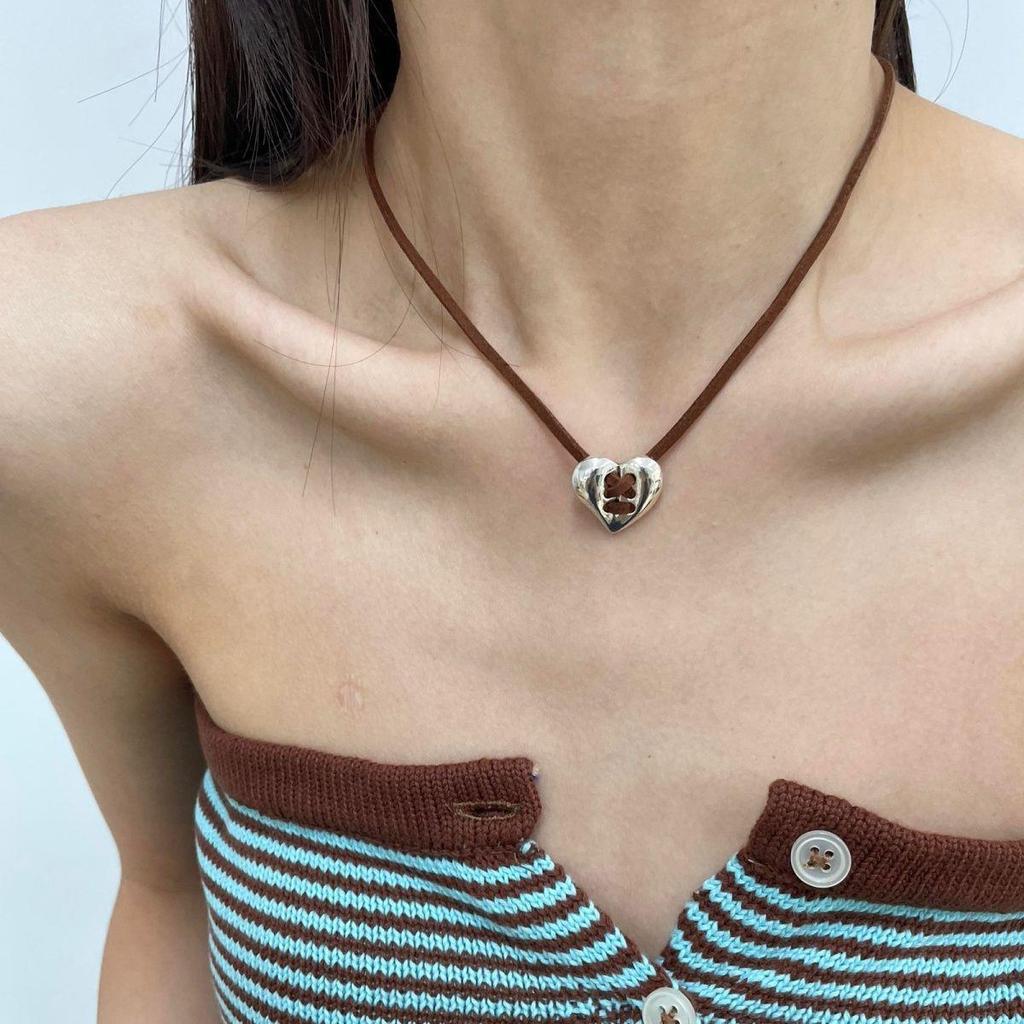 Love Heart Rivet Punk Choker Necklace - Y2K Subculture Clavicle Chain
