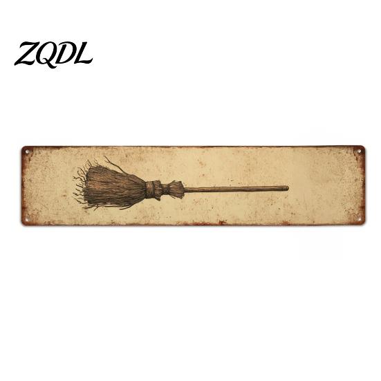 Rustic Outdoor Wall Decor Distressed Wooden Broom Sign, Retro Witch Hanging Farmhouse Porch Decor, Sign for Fence Courtyard Home Decoration