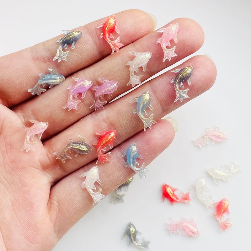 100 Pcs New Cute Mini Kawaii Color Little Goldfish Resin Figurine Crafts Flatback Cabochon Ornament Jewelry Making Hairwear K38