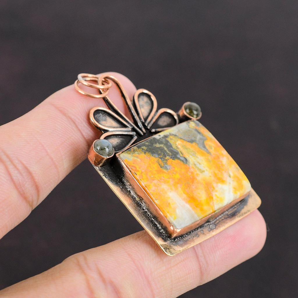 Подвеска из яшмы "Шмель" Подвеска из лабрадорита Драгоценный камень Медная подвеска Подвеска ручной работы Уникальный медный дизайн Ювелирные изделия Специальный кулон для подарка