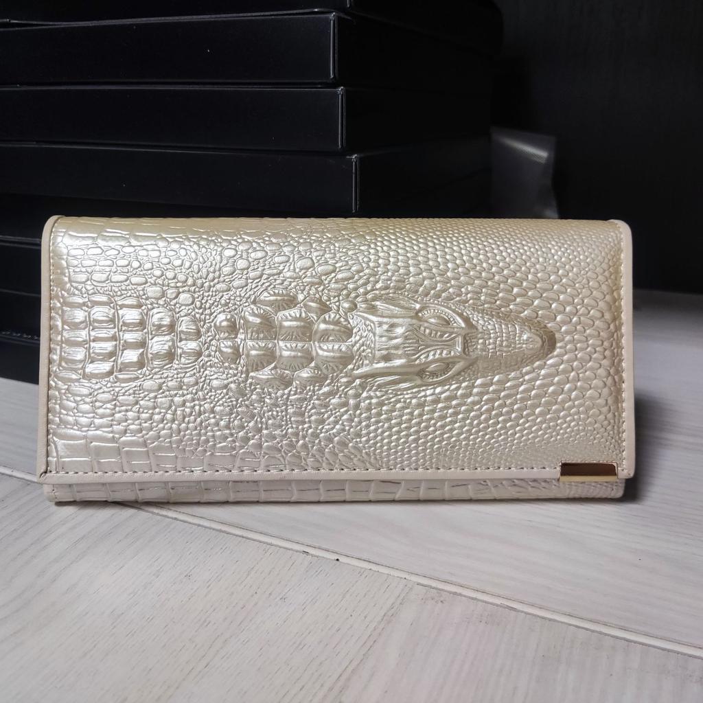 Женский кошелек под крокодила Scione