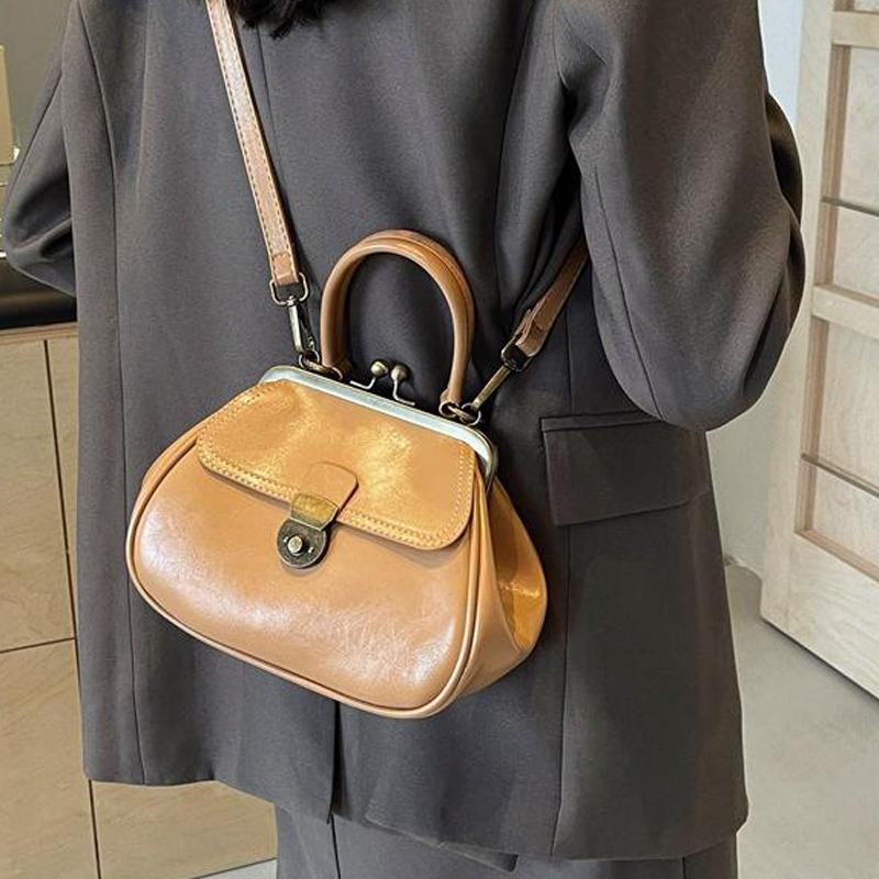 High Quality Handbag for Women 2024 New Retro and Fashionable Single Shoulder Shell Bag Niche Clip Crossbody Bag