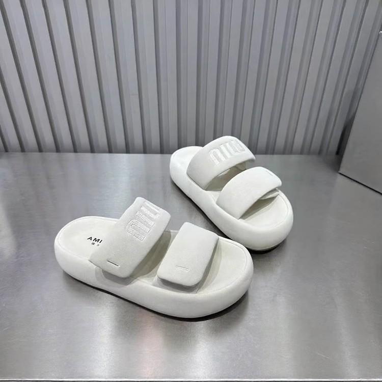 Маффин на толстой подошве легкий на липучке одно слово женская верхняя одежда 2025 лето новый модный универсальный хлеб крутые тапочки