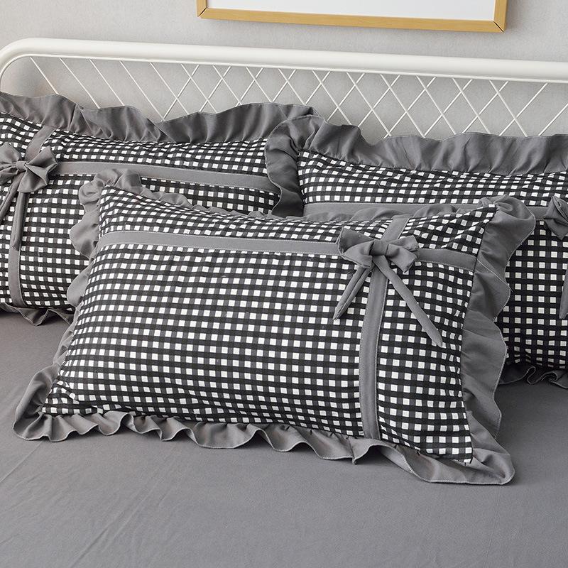 Комплект постельного белья в стиле принцессы с сердечками для девочки из четырех предметов, постельное белье из кружева, трикотажного хлопка, банта, пододеяльника, юбки, комплект из трех предметов