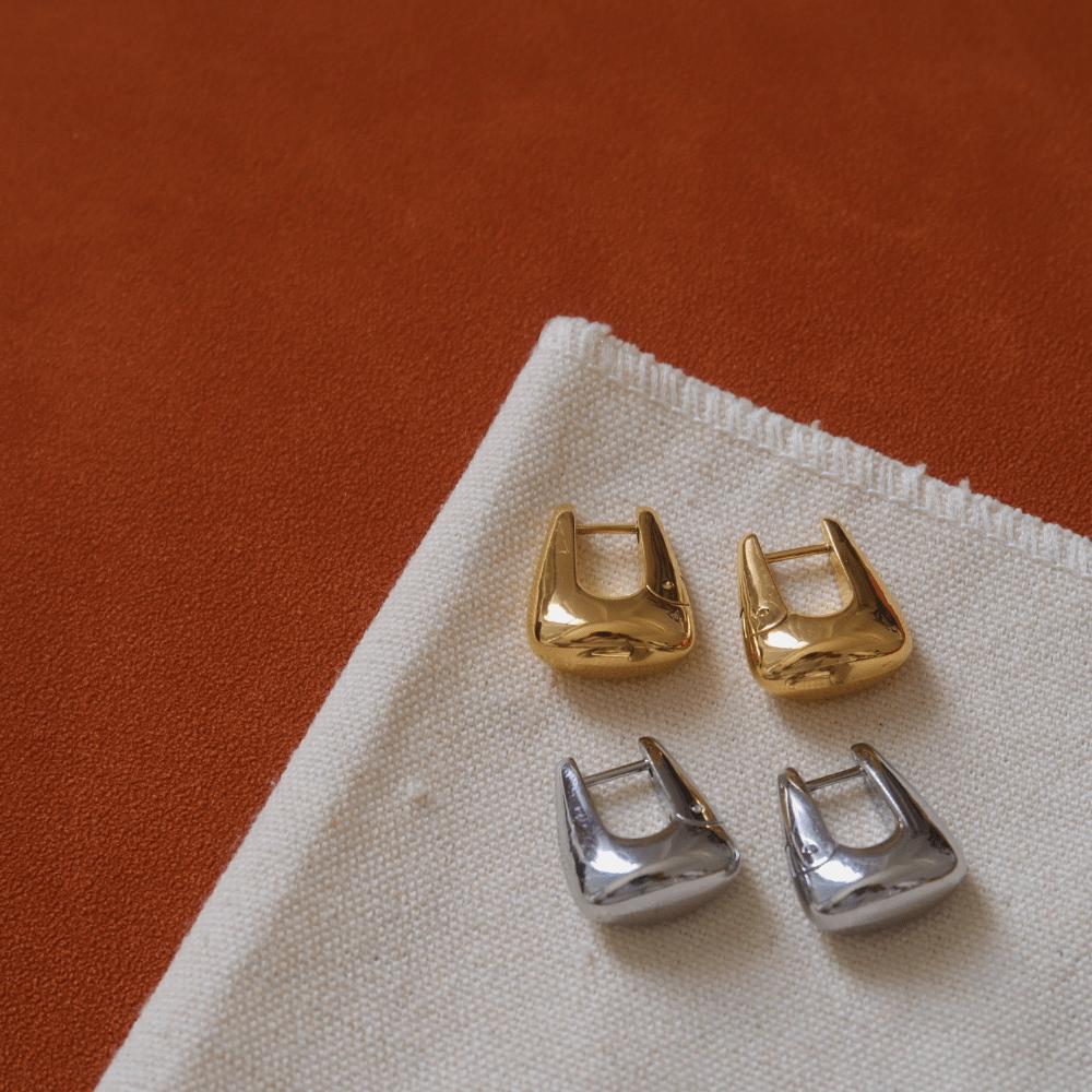 U-shaped earrings European and American fashion simple ear buckle commuter stud earrings on both sides