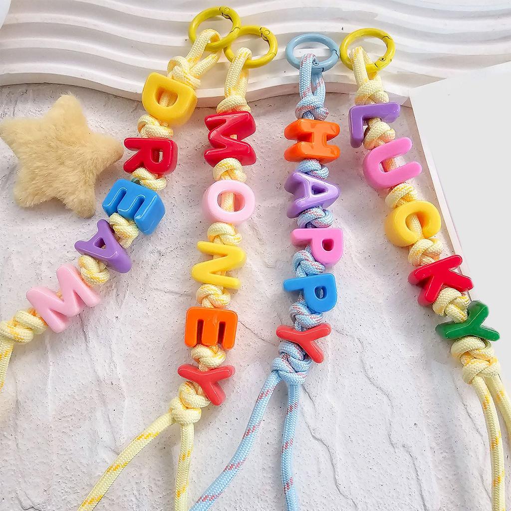 Красочный шарм-подвеска для сумки с алфавитными бусинами, персонализированный дизайн, подвеска для сумки для модного заявления и уникального стиля