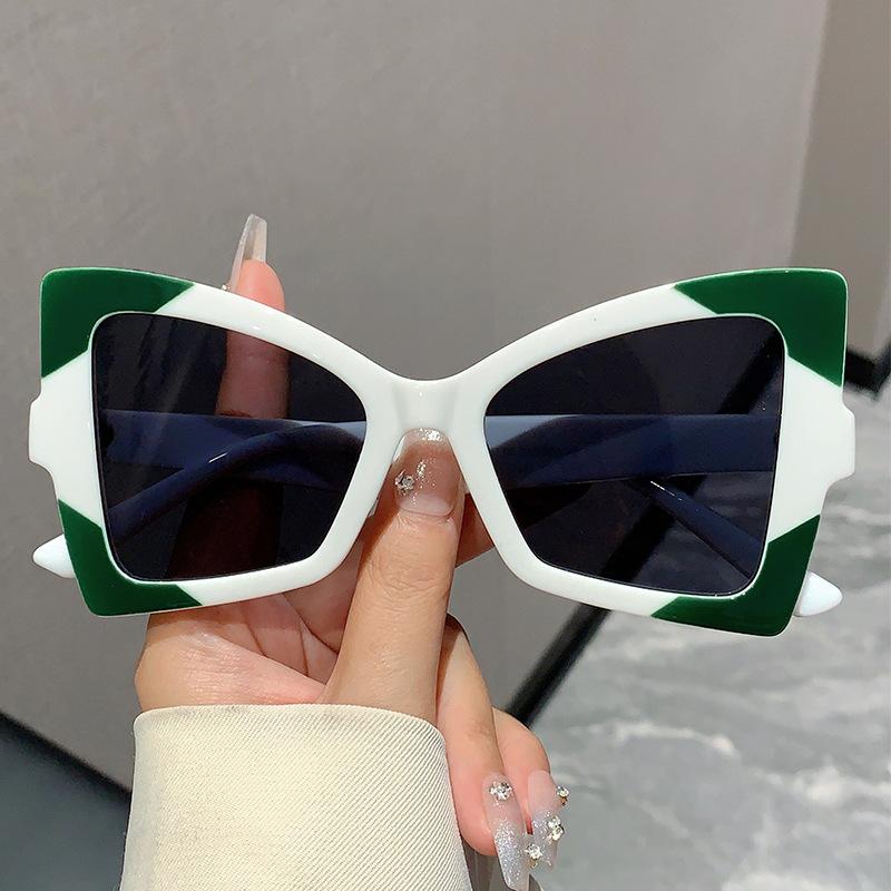Non-polarized Vintage Trendy Colorful Butterfly Sunglasses Women For Female Luxury Brand Designer Sun Glasses Punk Popular Sexy Shades