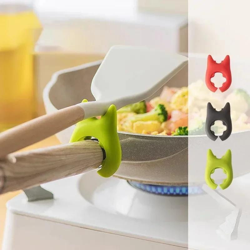 Little Demon Devil Pot Shovel Resting Rack Stir Anti Scalding Overflow Creative Integrated No-Nails Kitchen Gadgets Spoon Holder