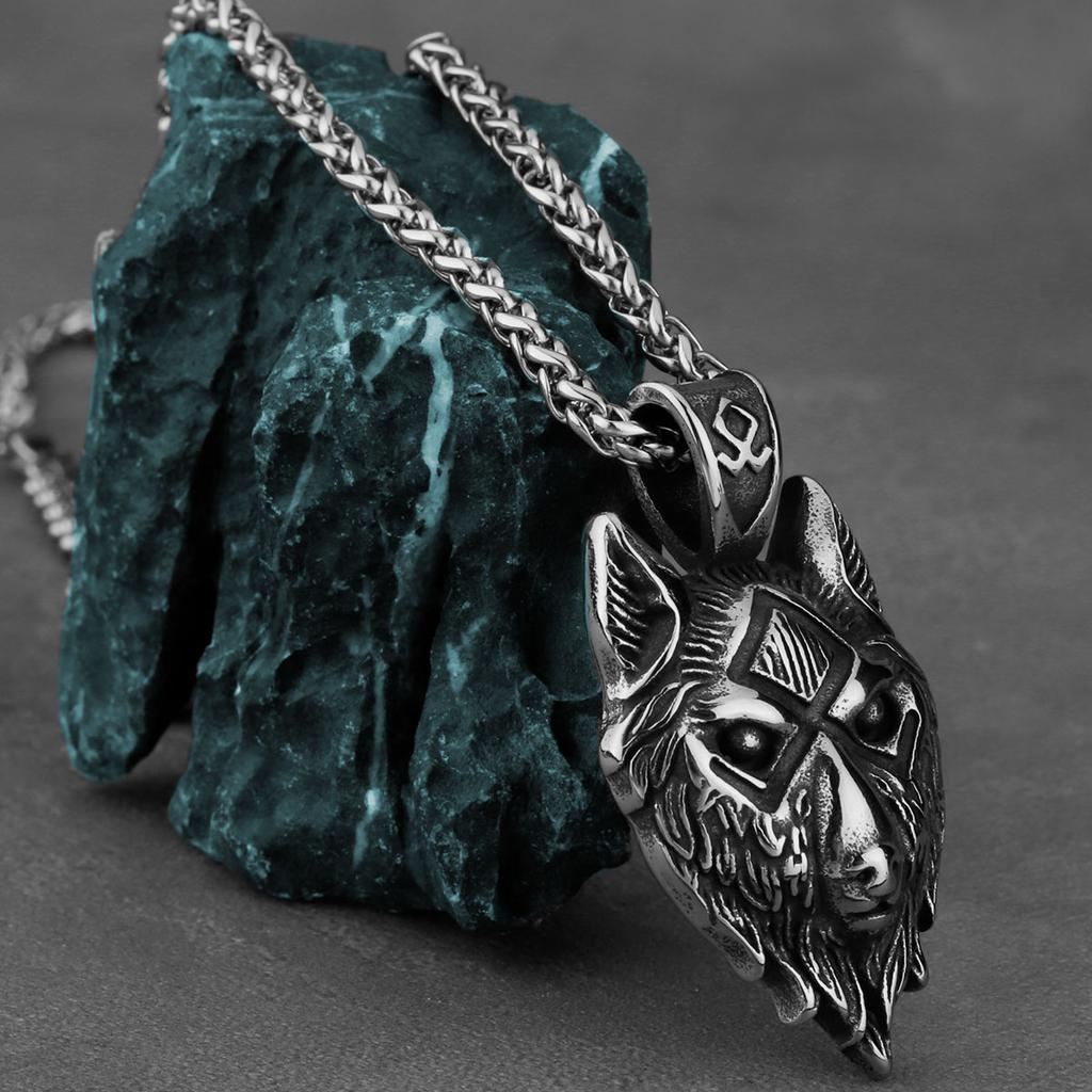 Handmade Viking Wolf Head Retro Pendant Necklace Men's Stainless Steel Punk Rock Necklace Jewelry Wholesale