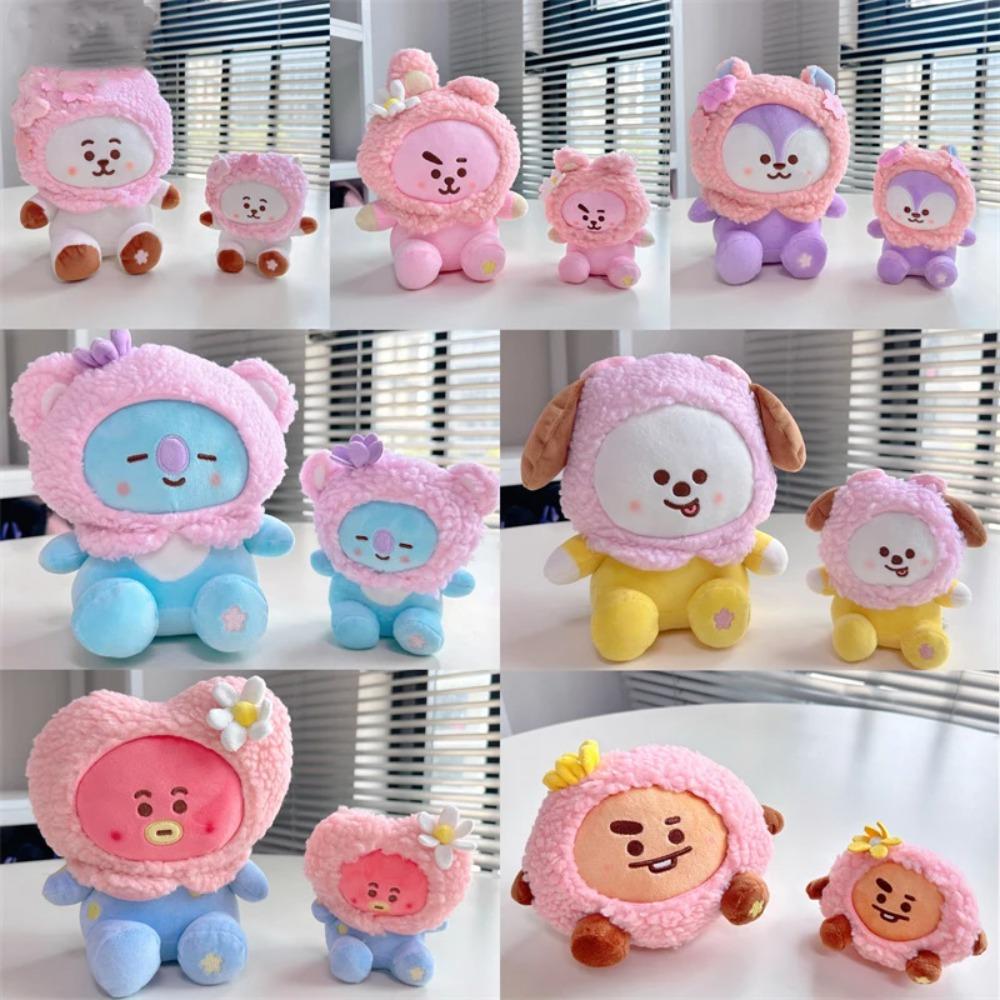 Большая плюшевая кукла BT21 Сакура в сидячей позе и маленький брелок, идеально подходят для демонстрации или крепления к сумке, или в качестве небольшого подарка