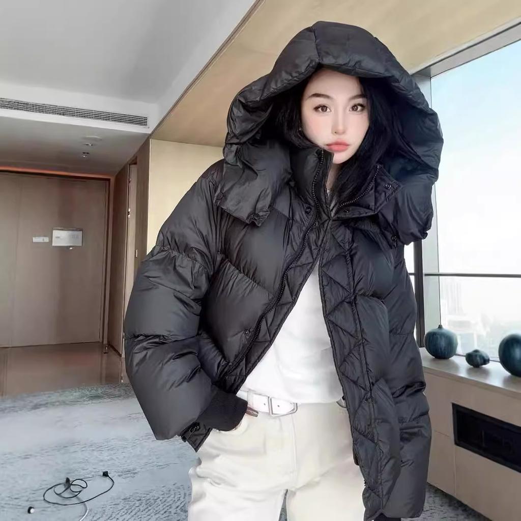 New Cotton-padded Jacket Women's Winter Short Thick Cotton-padded Coat Korean Thin Loose Design Cotton-padded Jacket.
