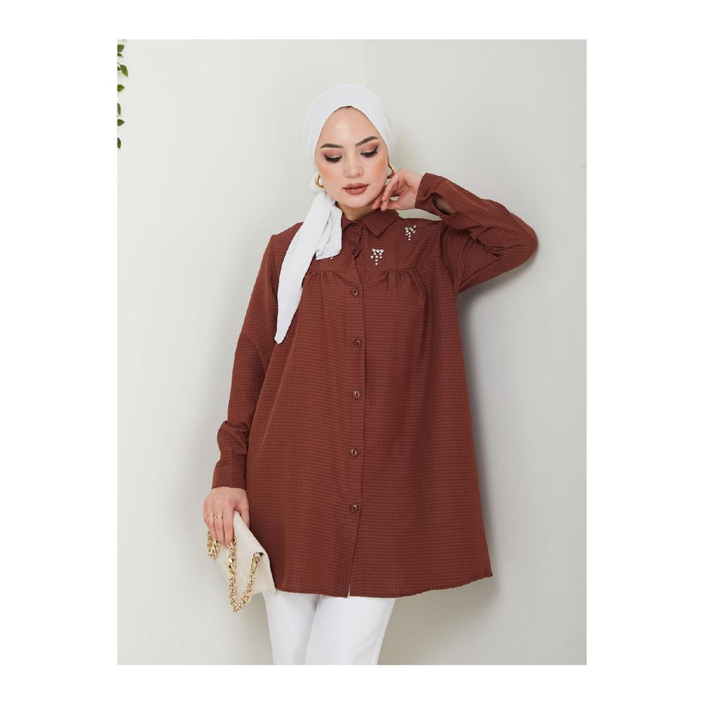 Женская туника в хиджабе с воротником рубашки