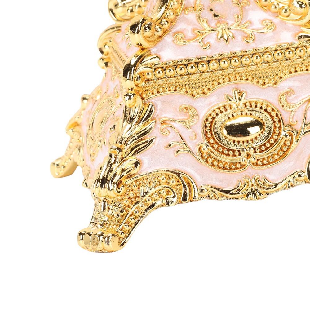 European Style Vintage Candlestick Holder Gold Finish Decorative Candle Holder For Dining Table
