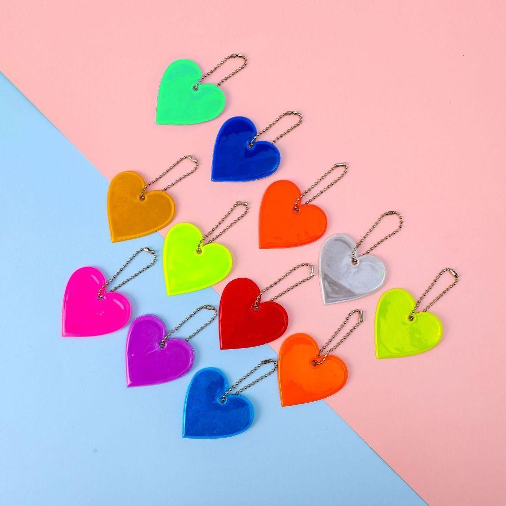 Светоотражающие брелоки с высокой видимостью, многофункциональные брелки в форме сердца, светоотражающие подвески, куртки