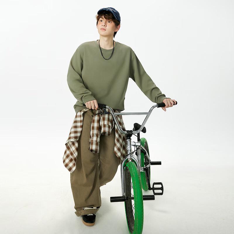 MINISO Men's Solid Color Crewneck Pullover Sweatshirt