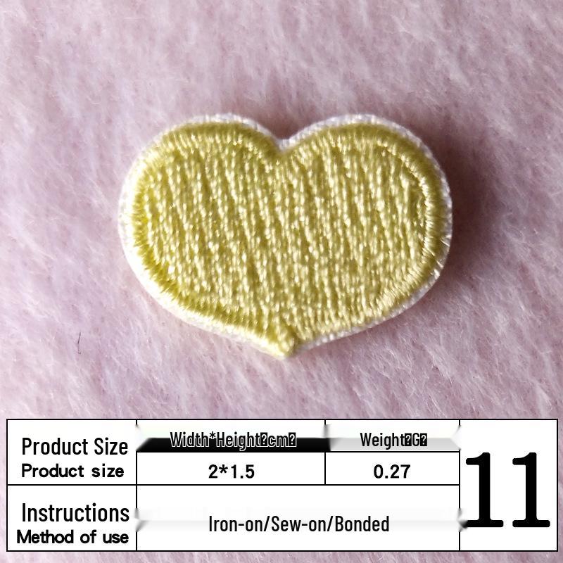 Нашивка с вышивкой сердца На Янг самоклеящаяся для DIY одежды и декора