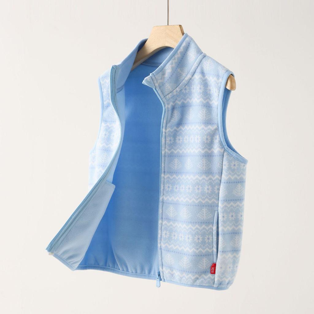 Девочкин флисовый жилет с принтом: Уютная, всесезонная верхняя одежда и вариант школьной формы