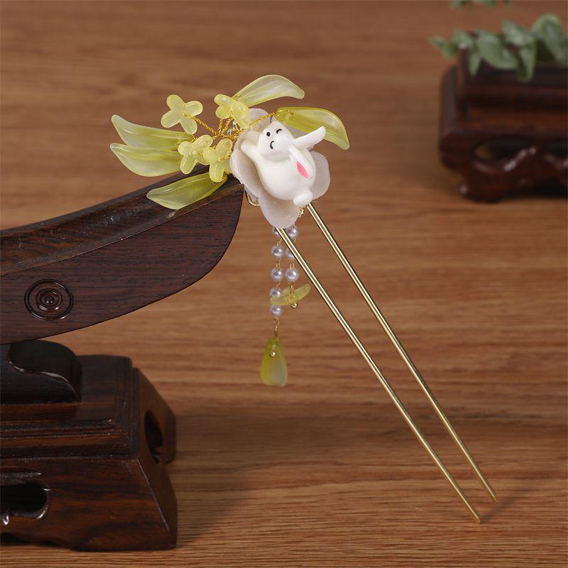 Jade Rabbit Tassel Hairpin: Traditional Qipao Updo Accessory for Women