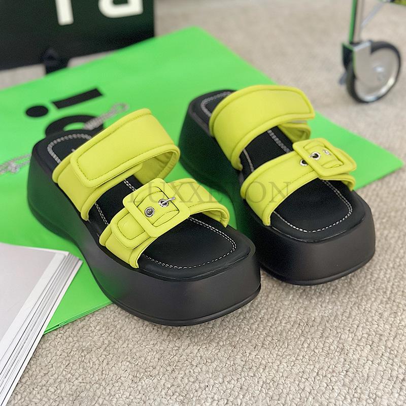 Обувь для женщин Тапочки на плоской платформе Современные тапочки Новые дизайнерские модные нескользящие туфли на платформе Женская обувь Zapatillas Mujer