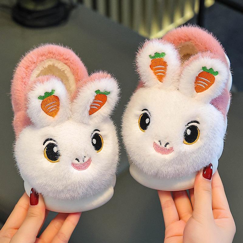 Милые детские тапочки-зайчики с морковными акцентами и нескользящей подошвой