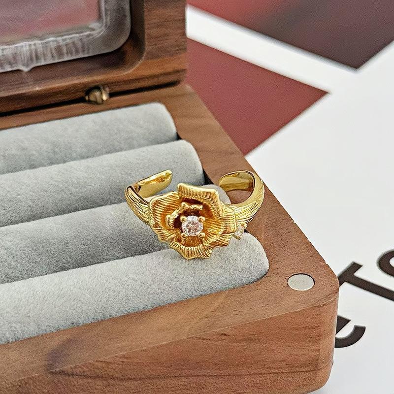 Medieval Vintage French Princess Wind Brushed Coronation Crown Water Drop Purple Diamond Ring Female Flower Ring