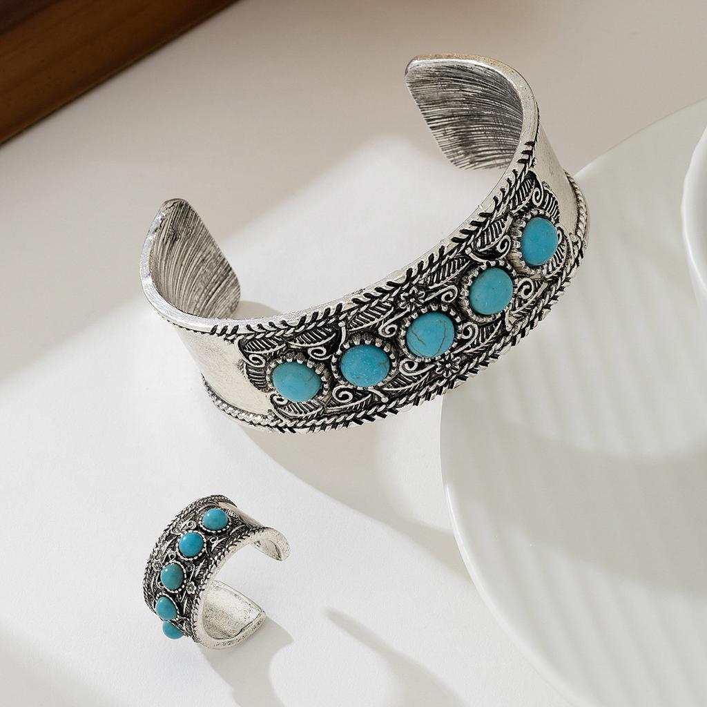 Винтажный комплект браслетов и колец