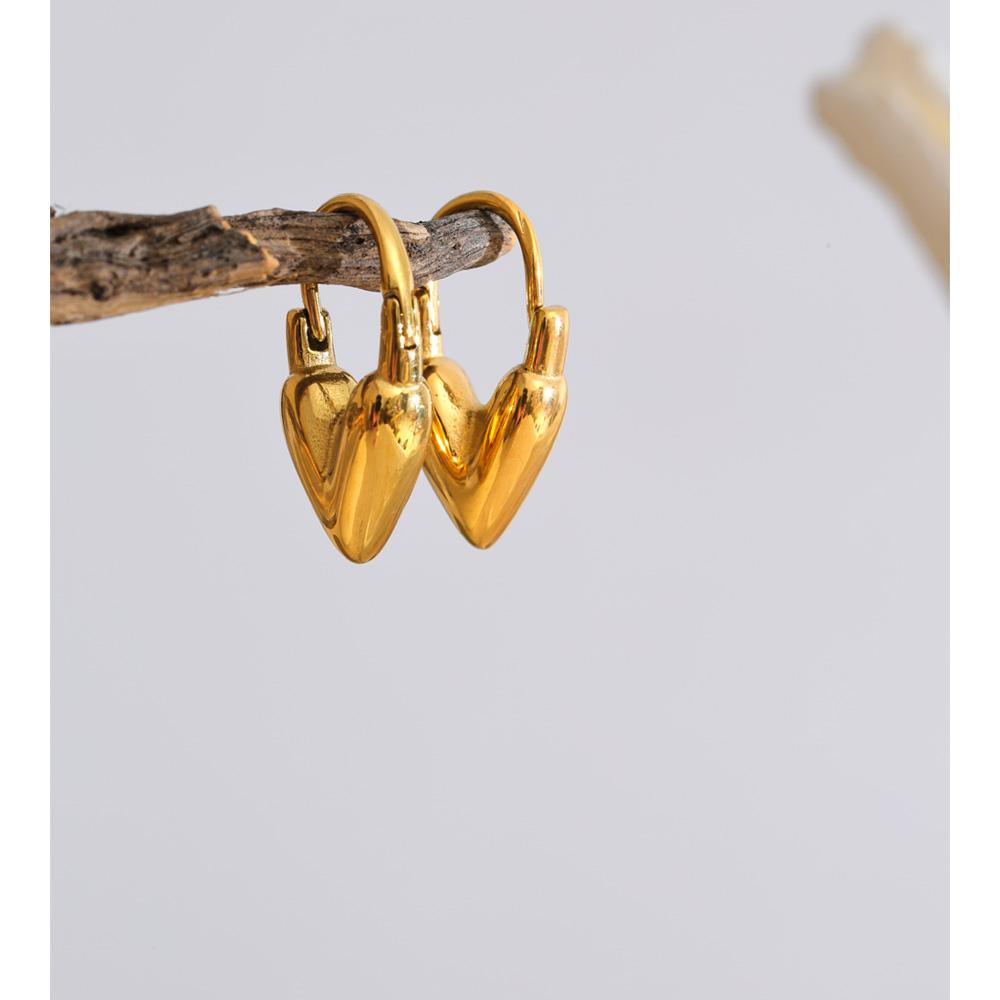 Yhpup 18K Golden PVD Plated Stainless Steel Heart Love Cast Hoop Earrings Anti Allergic Metal Texture Daily Fashion Jewelry Gift