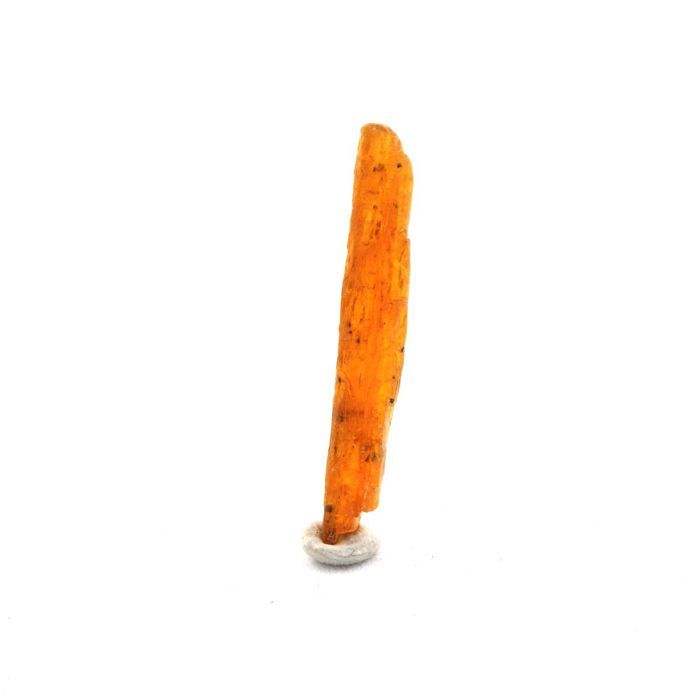 Pierres et Minéraux. Cyanite orange. 1.88 ct. Sangulungulu Hill, Loliondo, Tanzanie.