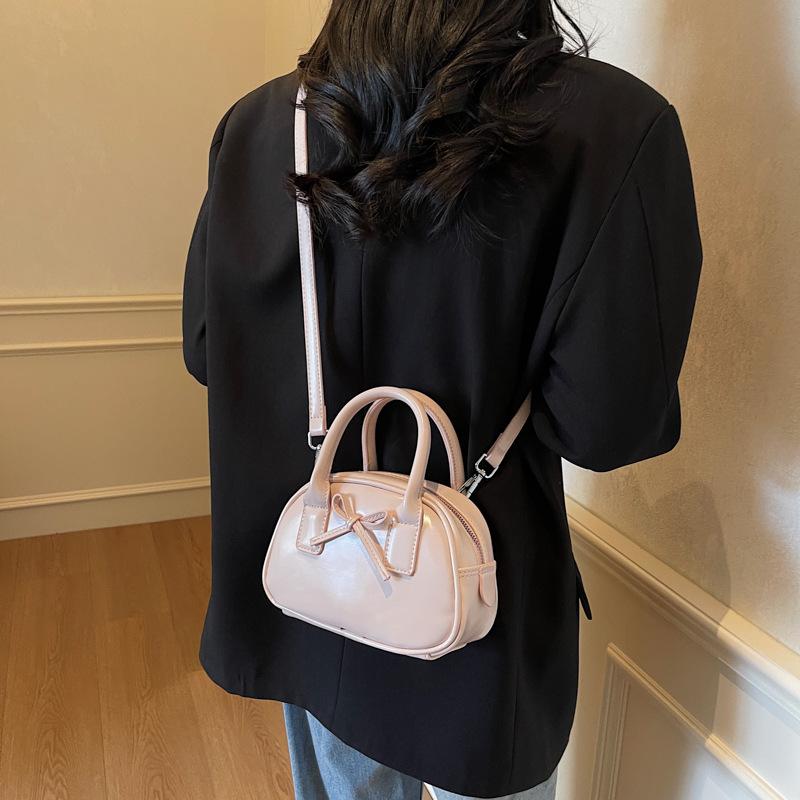 Популярная в этом году маленькая женская сумка 2025 новая универсальная повседневная на плечо, сумка-мессенджер, модная корейская версия, маленькая квадратная сумка