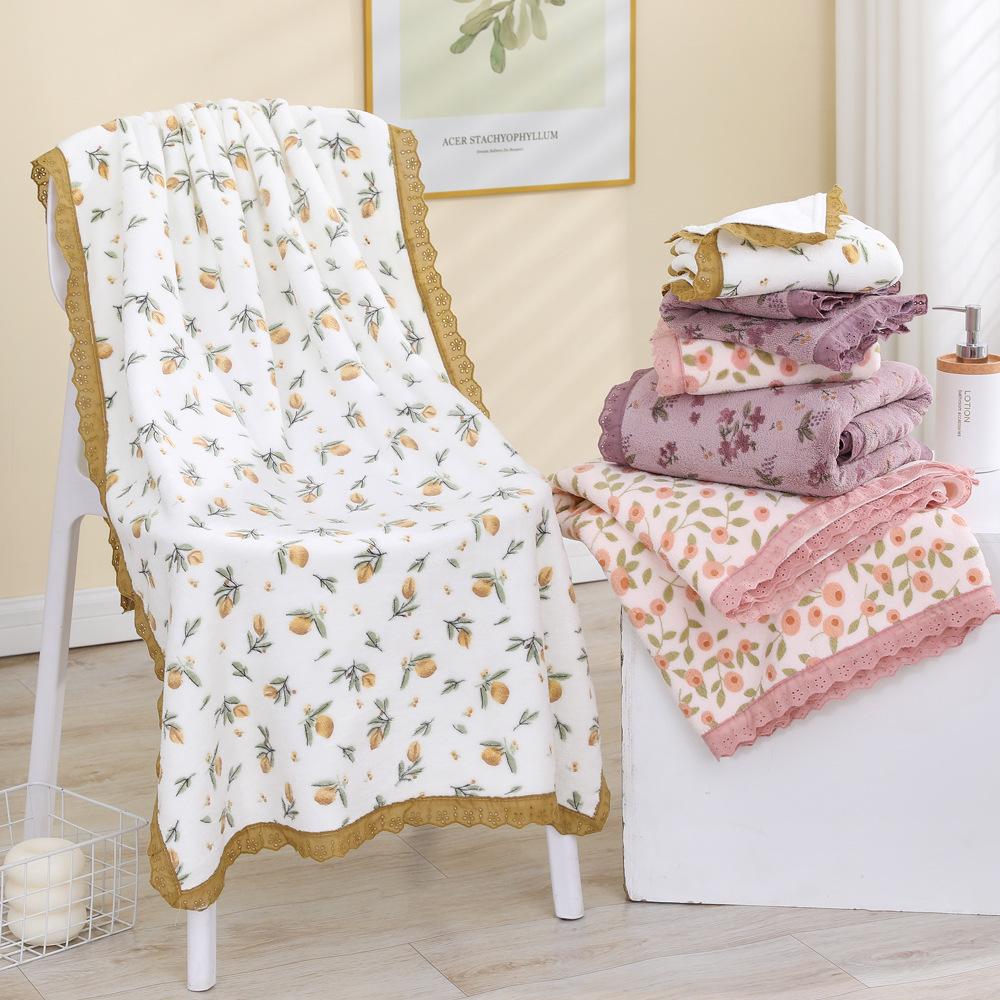 Набор банных полотенец из кораллового флиса с цветочным рисунком - Толстые, мягкие и супервпитывающие с кружевной отделкой