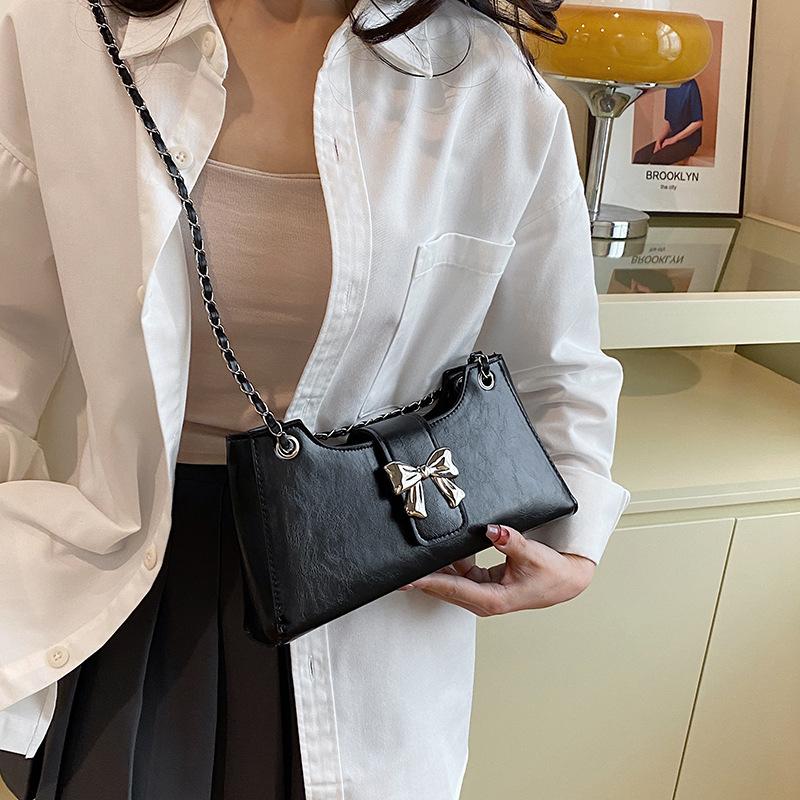 Сумка подмышкой женская 2024 новая красивая женская нишевая дизайнерская персонализированная модная повседневная сумка-мессенджер через плечо