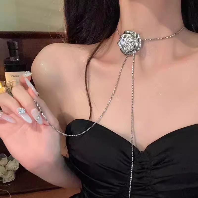 Love Heart Rivet Punk Choker Necklace - Y2K Subculture Clavicle Chain