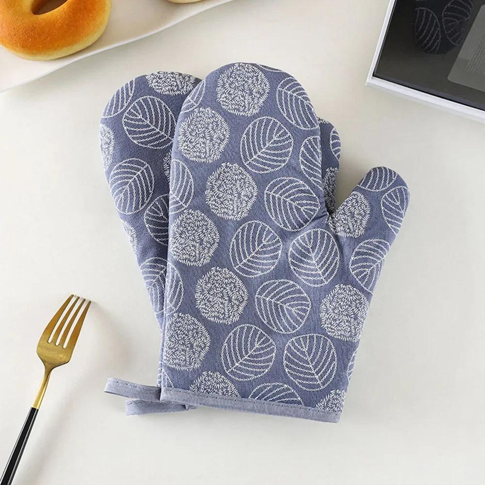 Cooking Space Baking Oven Gloves Thickened Heat Withstanding Gloves, Microwave Oven Gloves, Anti-Scalding Printed Gloves