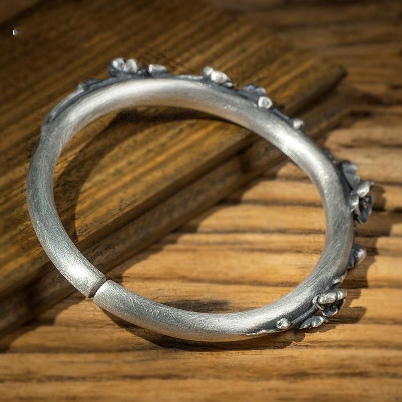 Винтажный трехмерный цветочный браслет с элегантным и универсальным отверстием, женский ювелирный браслет с цветком сливы