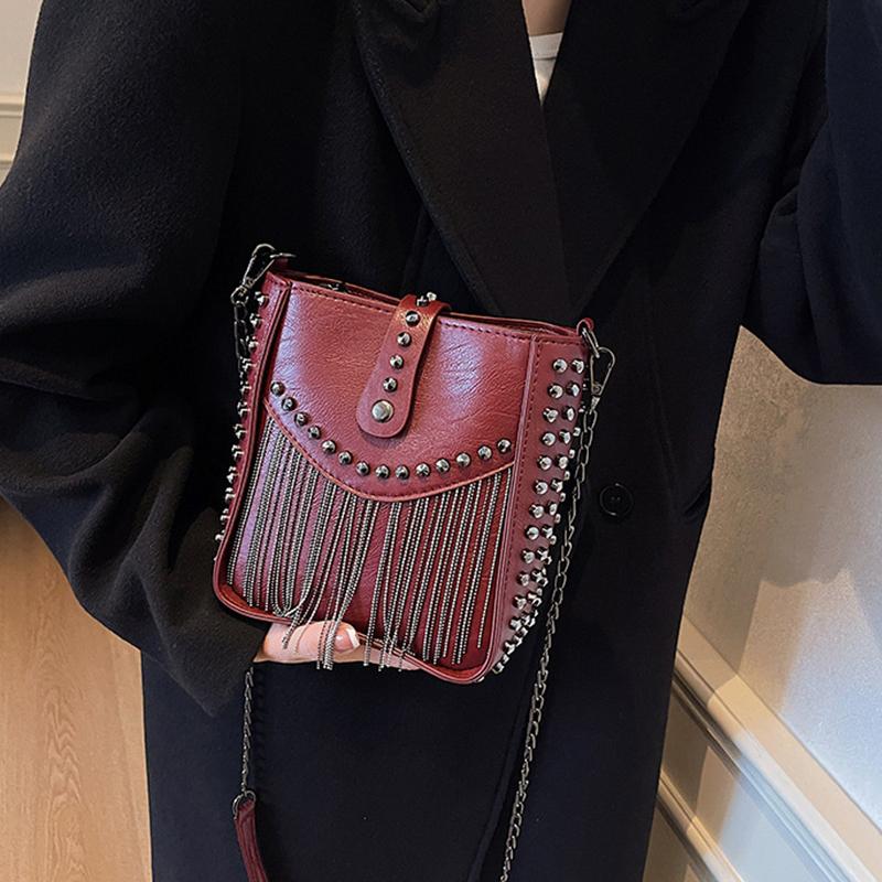 Мини сумки кроссбоди в панк-стиле Женские заклепки и кисточки Ретро сумки Маленькие сумки-мессенджеры Модные винтажные пакеты CLE