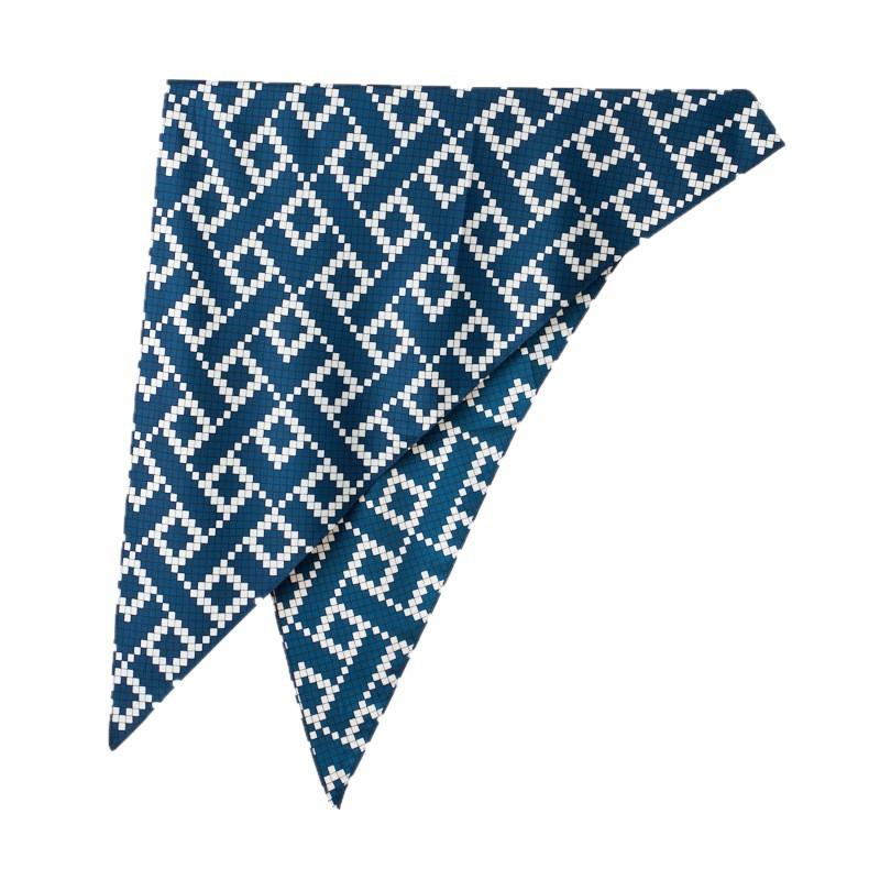 Vintage Retro Style Faux Silk Triangle Neck Scarf For Women Outfit Decoration