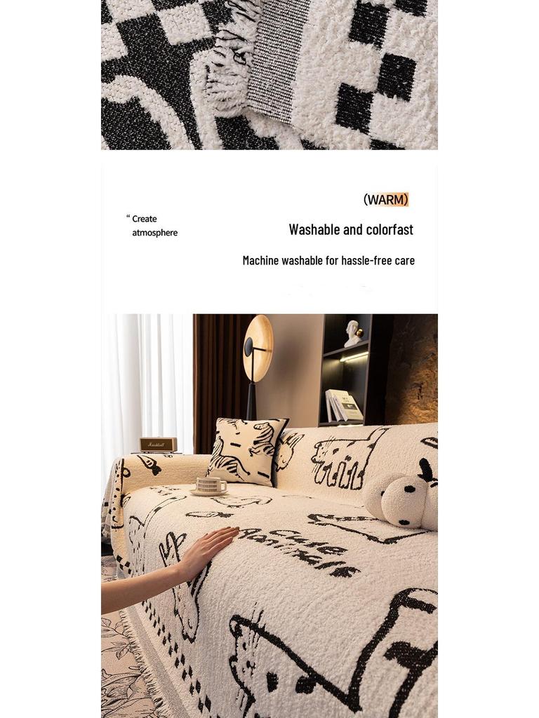 Плюшевый нескользящий кремовый чехол на диван на все четыре сезона