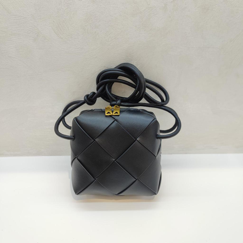 2024 Весна/Лето Женская мода из коровьей кожи, плетеная вручную, с узлом, сумка через плечо и через плечо