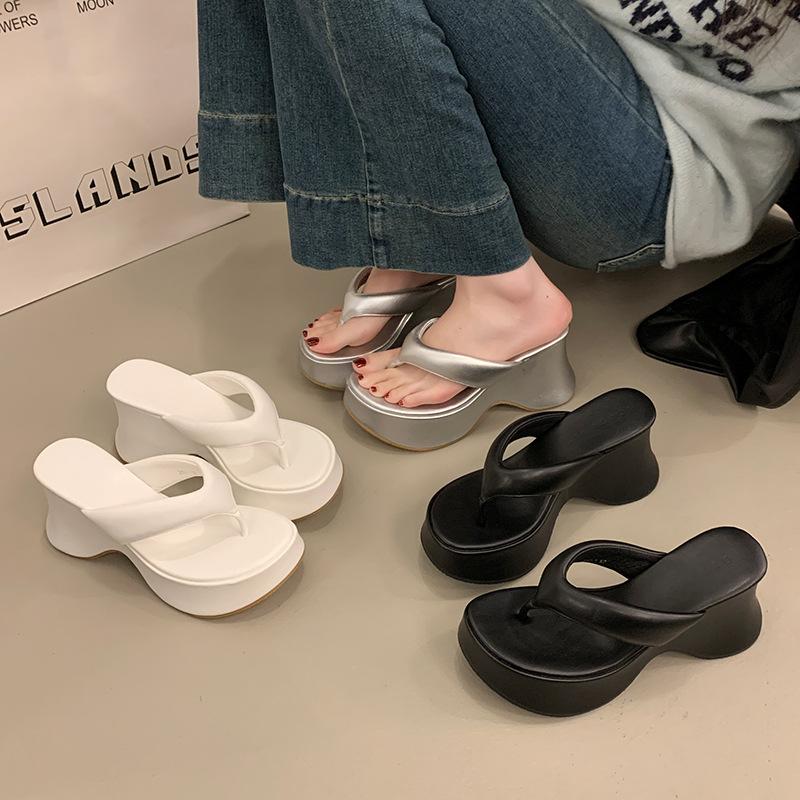 Flip-flop Slope Heel Toe Sandals Women 2025 Summer New Open-toed Muffin Thick-bottomed Non-slip Casual Beach Slippers