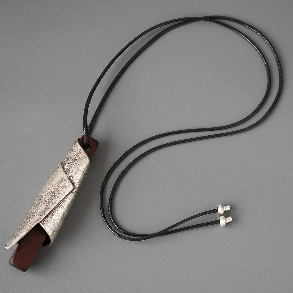 Деревянное зимнее ожерелье-свисток в винтажном стиле