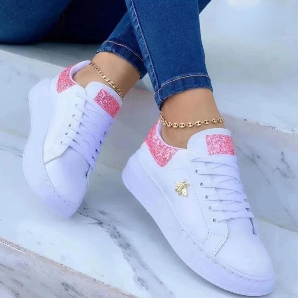 Женская повседневная обувь, модные кроссовки с круглым носком и декором бабочки, кожаные женские вулканизированные туфли на платформе со шнуровкой, женская обувь