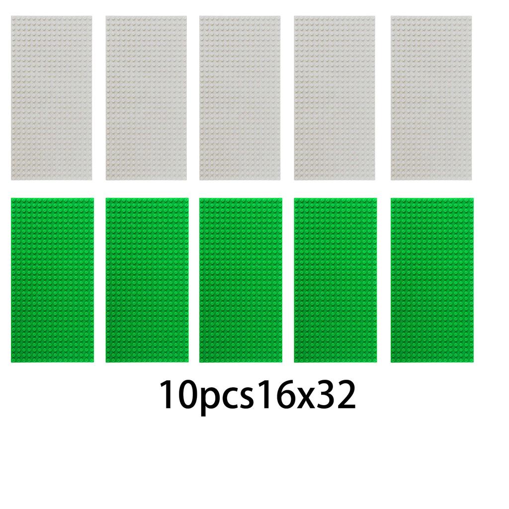 Идеально подходят для игры и демонстрации построек из строительных блоков, эти 10 деталей с 16x32 отверстиями идеально подходят для травяных поверхностей.