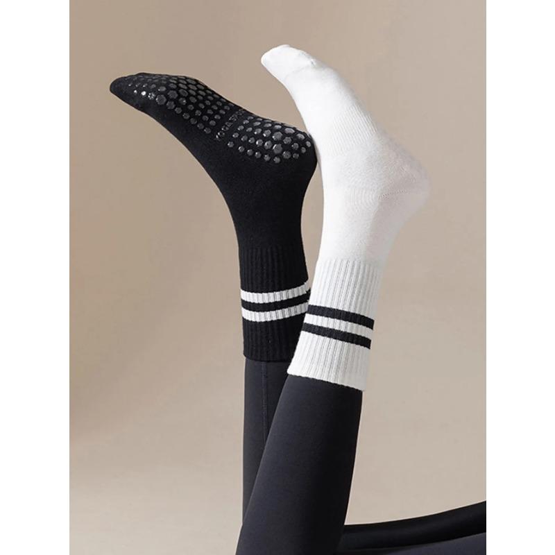 1 Pair of Yoga Socks Womens Mid Length Socks Spring and Autumn Fitness Socks Anti Slip Floor Socks Active Socks