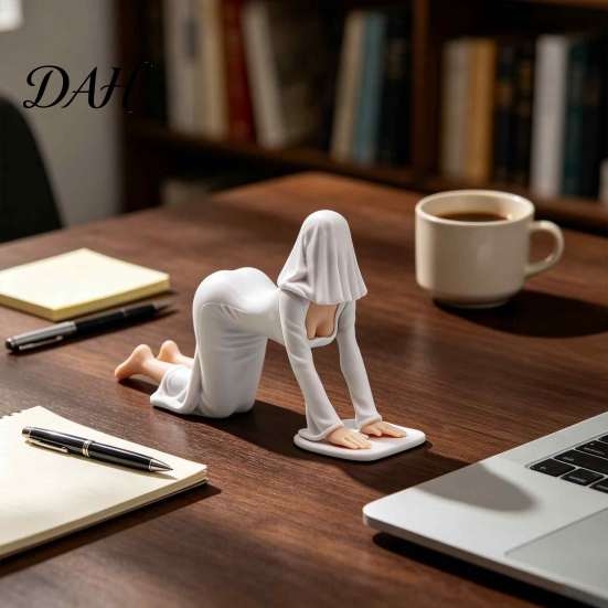 Halloween Ghost Girl Figurine Faceless Figurines, Spooky Lady Car Dashboard Cute Gift Ornament, Gothic Desktop Statue Decor for Home Office Decoration