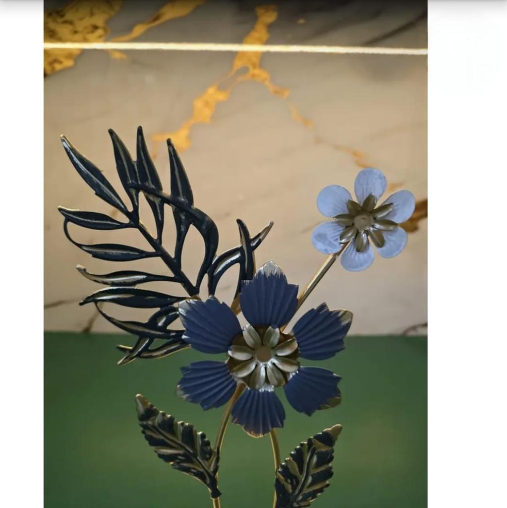 Metal Floral Table Decor Gold & Grey Flower Sculpture Modern Flower Centerpiece Elegant Home Decor Accent Desk Shelf, Living Room Decoration