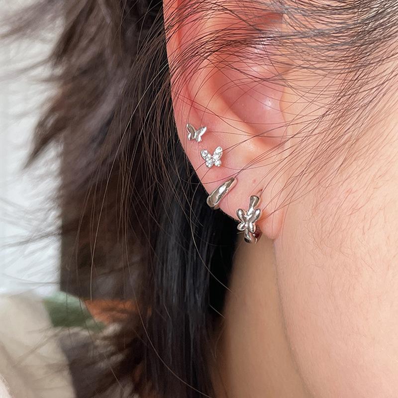 Мини Серьги-пусеты в виде бабочек для козелка женские нишевый дизайн чувство уникальности личности мода темперамент элегантные универсальные серьги