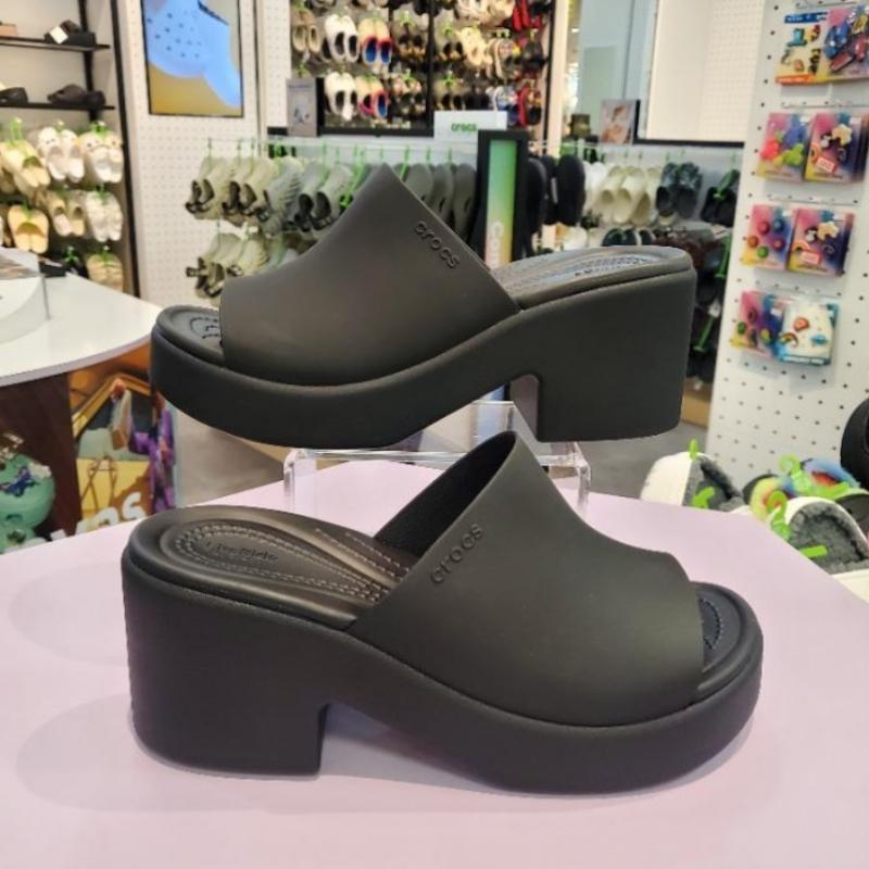 Crocs Бруклинские слайды на каблуке Черные 209408 060