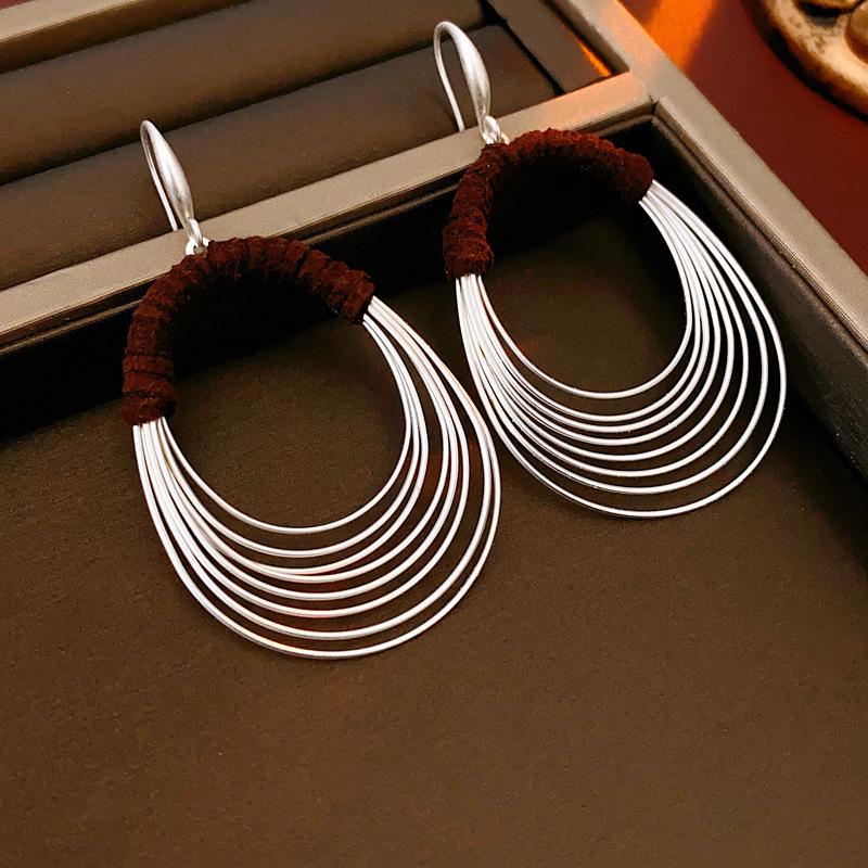 Oval Multi-Layer Ear Hooks: Niche Cold Style Fashion Earrings (High-End European & American Design)