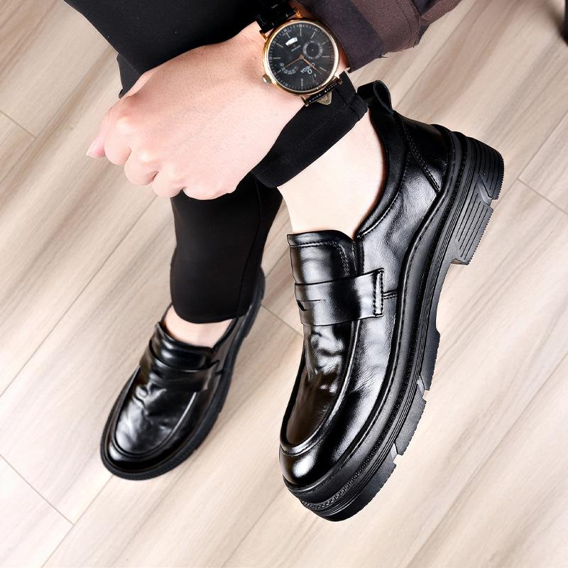 Модные туфли на платформе для мужчин. Модные повседневные туфли на весну и осень. Новые дизайнерские британские туфли с принтами на царапинах. Деловые кожаные туфли для мужчин.